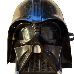 Hasbro Star Wars Darth Vader Mask Talking & Voice Changer / FRENCH